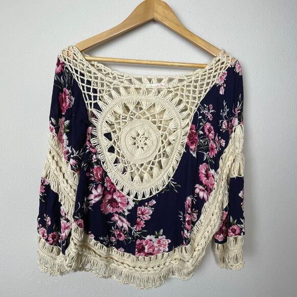 Love J Boho Crochet Floral Poncho Top Size L Blue Pink Festival Vacation‎ - Picture 1 of 4
